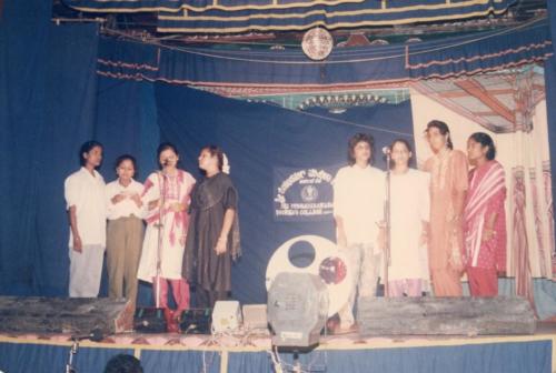 1992 - 049