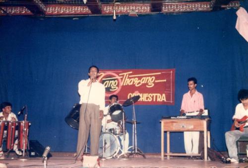 1993 - 076