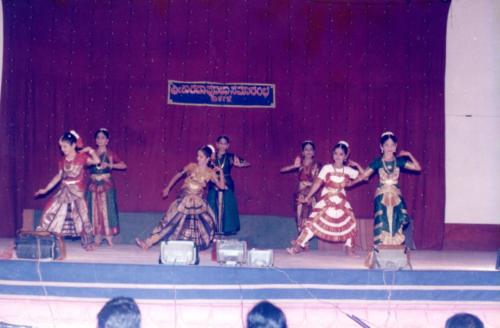 1999 - 007